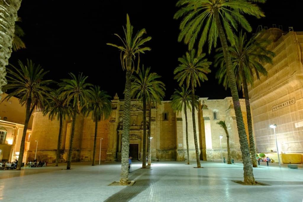 Apartamento Lifehouse Cathedral * Free Parking* Superiorwifi* Almería Exterior foto